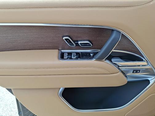 2025 Land Rover Range Rover SE