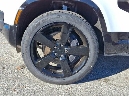 2026 Land Rover Defender X-Dynamic SE