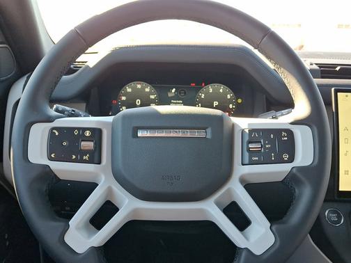 2026 Land Rover Defender X-Dynamic SE