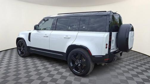 Fuji White - 1AA 2024 Land Rover Defender X-Dynamic SE