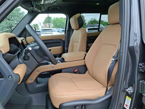 2025 Land Rover Defender X-Dynamic SE