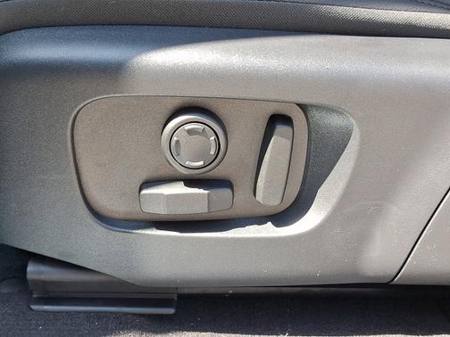 2026 Land Rover Range Rover Evoque Dynamic SE