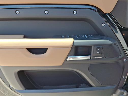 2025 Land Rover Defender S