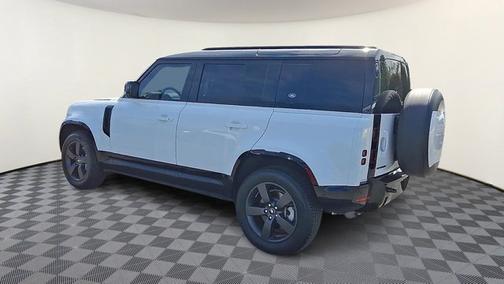 2024 Land Rover Defender X-Dynamic SE