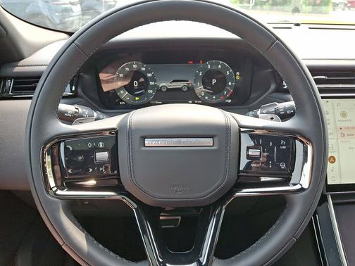 2026 Land Rover Range Rover Velar Dynamic SE