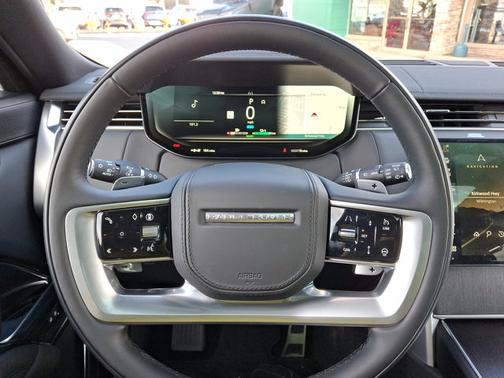 2025 Land Rover Range Rover SE