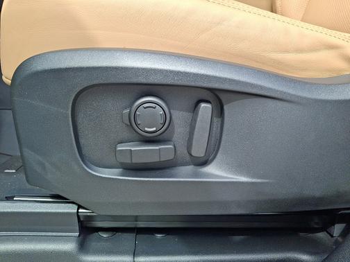 Fuji White - 1AA 2026 Land Rover Defender X-Dynamic SE