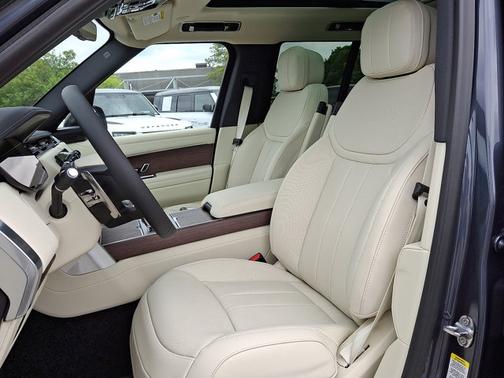 2025 Land Rover Range Rover SE