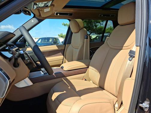 2025 Land Rover Range Rover SE