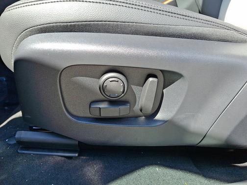 2026 Land Rover Range Rover Evoque Dynamic SE