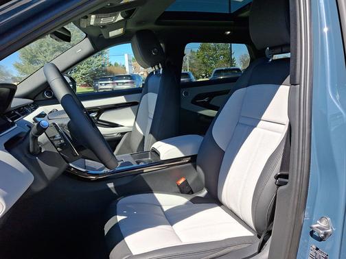 2026 Land Rover Range Rover Evoque Dynamic SE