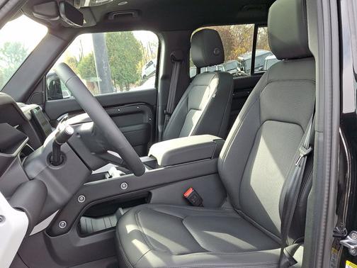 2025 Land Rover Defender S