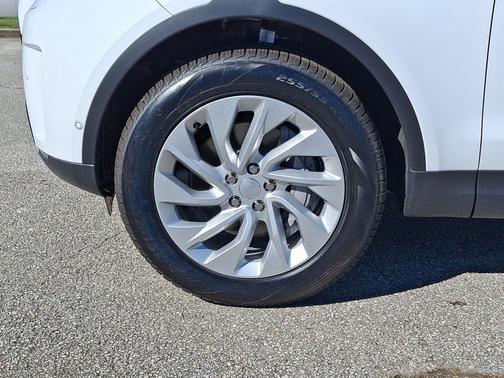 2026 Land Rover Discovery S