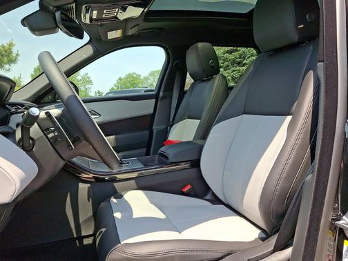 2026 Land Rover Range Rover Velar Dynamic SE