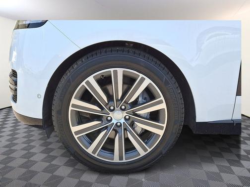 2023 Land Rover Range Rover SE