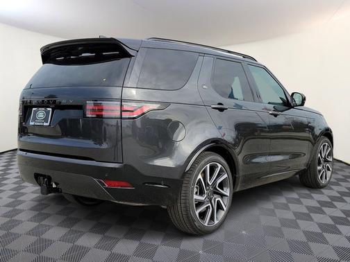 2024 Land Rover Discovery Dynamic SE