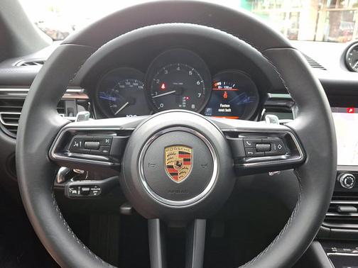 2024 Porsche Macan T