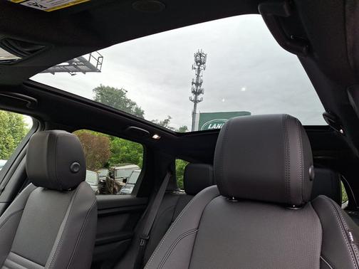 Varesine Blue Metallic - 1EH 2026 Land Rover Discovery Sport Landmark