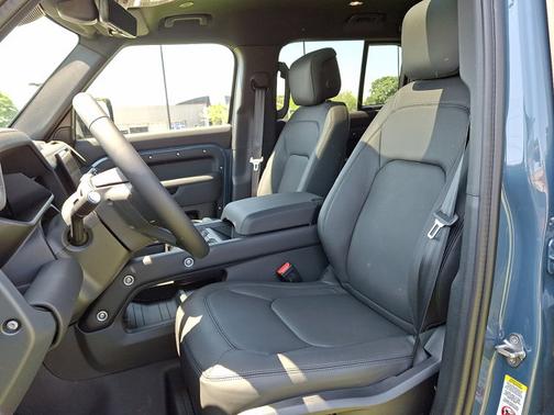 2025 Land Rover Defender S