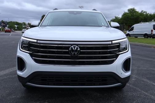 Pure White 2025 Volkswagen Atlas 2.0T SE w/ Technology