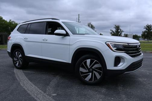 Pure White 2025 Volkswagen Atlas 2.0T SE w/ Technology