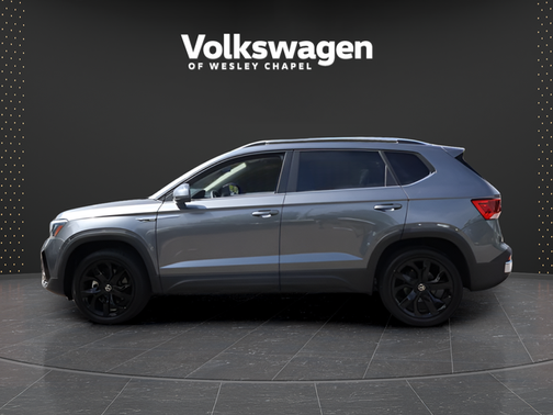 Platinum Gray Metallic 2024 Volkswagen Taos 1.5T SE