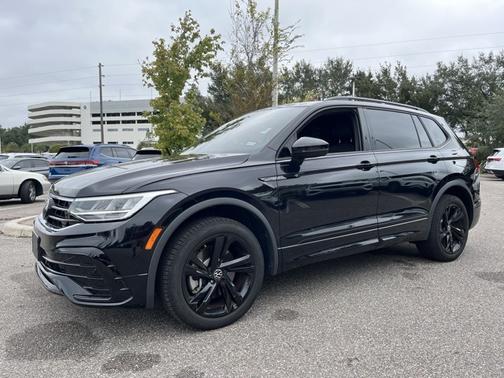 2024 Volkswagen Tiguan 2.0T SE R-Line Black