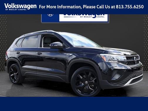 Deep Black Pearl Effect 2022 Volkswagen Taos 1.5T SE