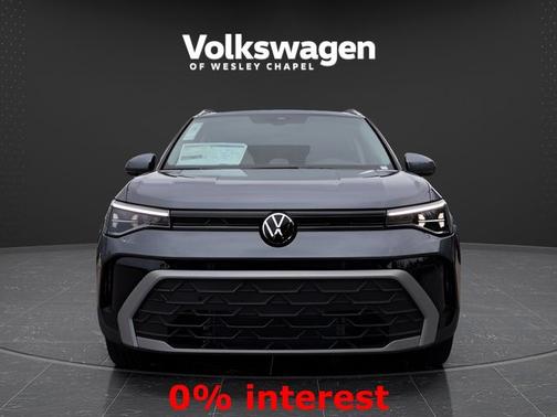 Platinum Gray Metallic 2025 Volkswagen Taos 1.5T SE