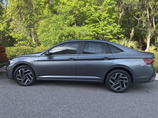 Platinum Gray Metallic 2022 Volkswagen Jetta 1.5T SEL