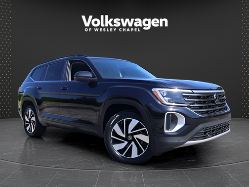 Deep Black Pearl Effect 2024 Volkswagen Atlas 2.0T SE w/ Technology