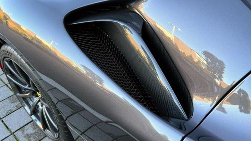 2022 Ferrari SF90 Stradale Base