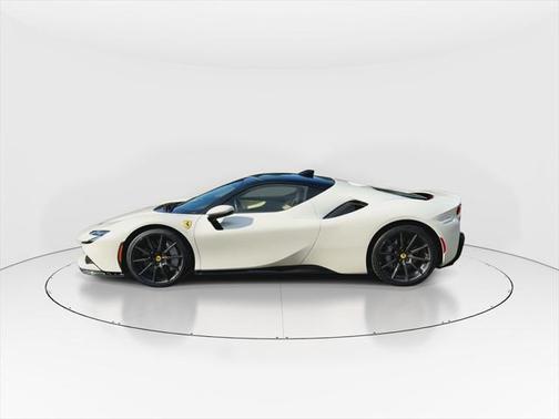 2022 Ferrari SF90 Stradale Base