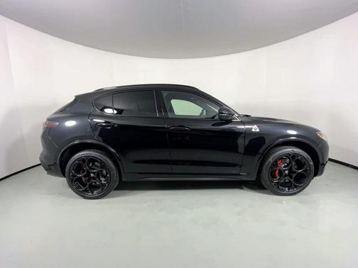 2024 Alfa Romeo Stelvio Quadrifoglio