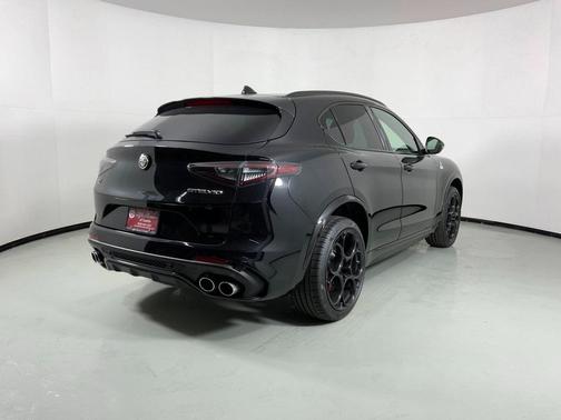 2024 Alfa Romeo Stelvio Quadrifoglio