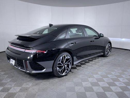 2025 Hyundai IONIQ 6 SEL