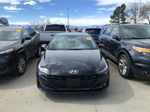 2023 Hyundai ELANTRA SE