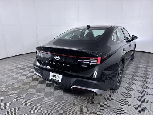 Abyss Black 2026 Hyundai SONATA Hybrid Base