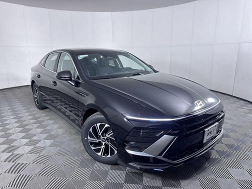 Abyss Black 2026 Hyundai SONATA Hybrid Base
