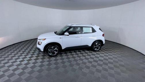 2022 Hyundai VENUE SEL