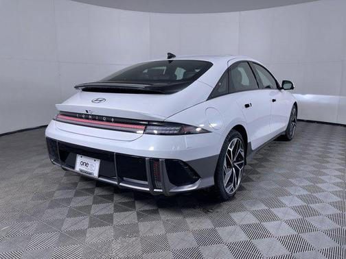 2025 Hyundai IONIQ 6 Limited