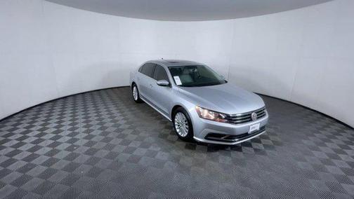 2016 Volkswagen Passat 1.8T SE