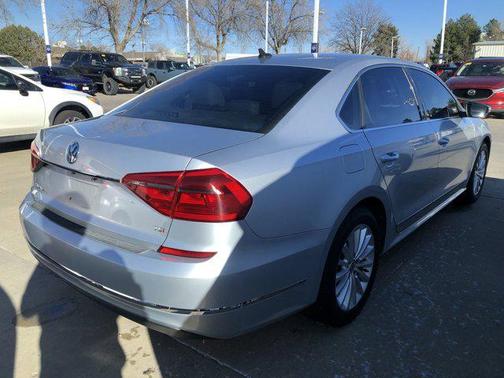 2016 Volkswagen Passat 1.8T SE