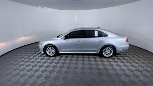 2016 Volkswagen Passat 1.8T SE