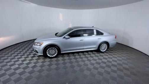 2016 Volkswagen Passat 1.8T SE