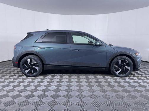 2025 Hyundai IONIQ 5 SE