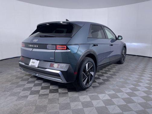 2025 Hyundai IONIQ 5 SE
