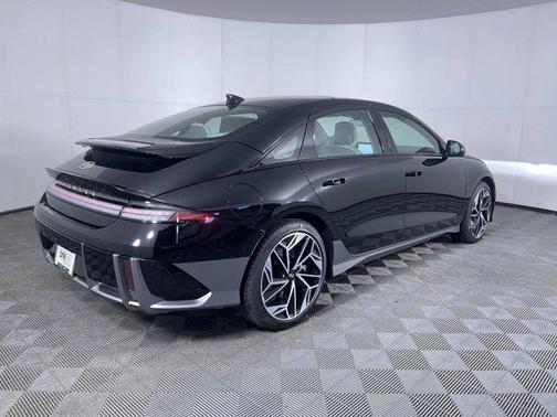 2025 Hyundai IONIQ 6 Limited