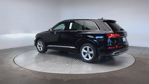 Orca Black Metallic 2020 Audi Q7 55 Premium Plus