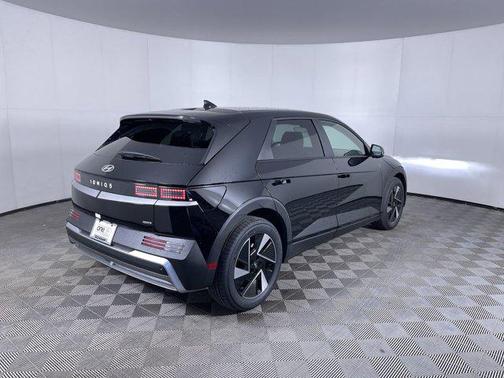 2025 Hyundai IONIQ 5 SE